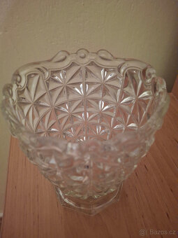 Skleněná váza na květiny - 2