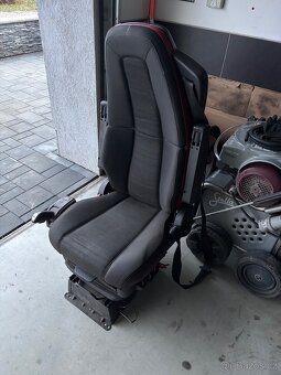 Volvo FH sedačka řidič - 2