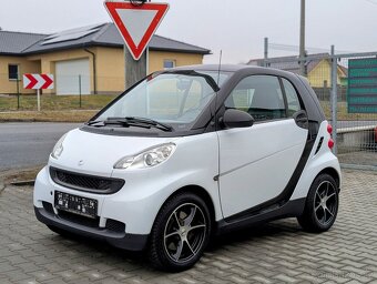 SMART FORTWO MHD AUTOMAT 1.0i 45kW JEN 107TKM - 2