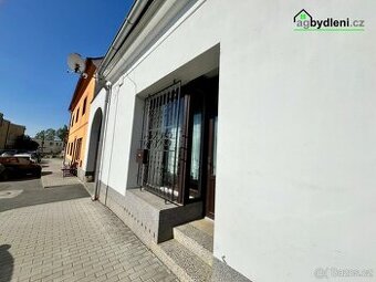 Pronájem bytu 2+kk, 65 m2, Město Touškov - 2