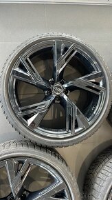 Audi RS6 - rok 2022 - originál sada kol - 2
