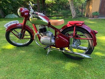 JAWA 250 Pérák - TOP renovace - 2