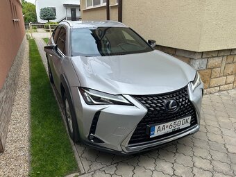 Lexus UX 250h, 2.0L Hybrid - 2