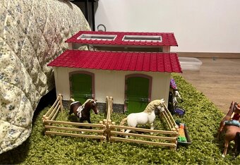 schleich stáj - 2