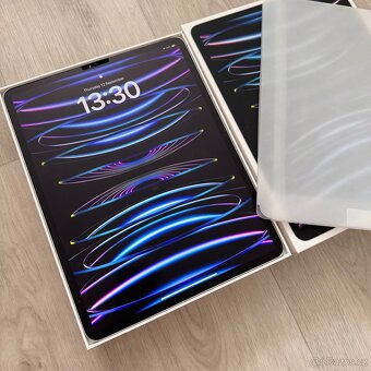 iPad Pro 12.9 6 gen + Magic Keyboard + Apple Pencil 2 - 2