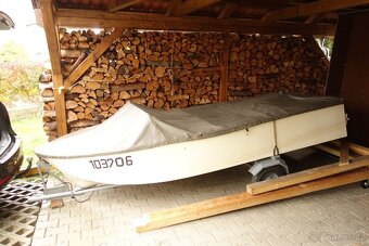 Motorový člun - 2