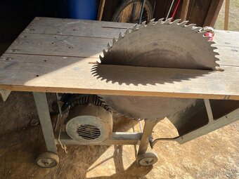 Okružní pila(cirgulárka) - 2
