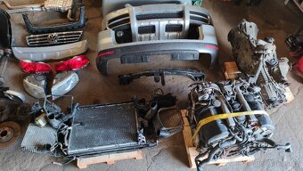 VW Touareg V10 TDI díly, barva LA7W - 2