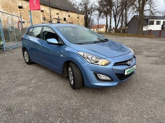 Hyundai i30 1,6i 88kW Trikolor - 2