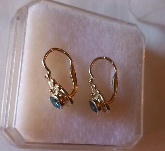 Zlaté náušnice s modrými kamínky pro holčičku - 2