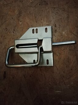 Zástrč sekčnich vrat - 2