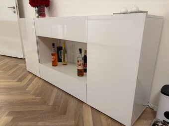 komoda DELOS – bílý lesk - 2