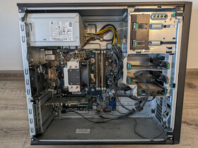 Pracovní stanice HP-Z240 (stolní PC) - 2