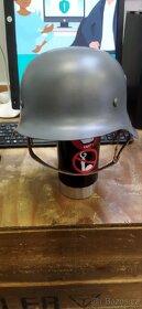 Wehrmacht helma M42 kvalitní replika nikdy nepoužitá. - 2