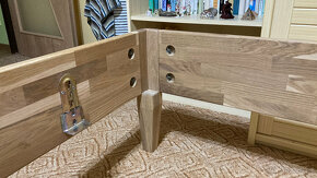 Dřevěvá postel dub - 2