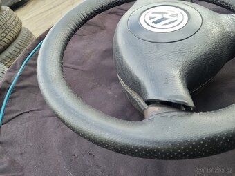 Tříramenný volant Volkswagen - 2