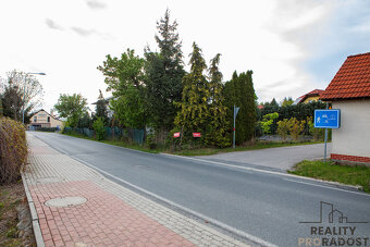 Prodej stavebního pozemku 883 m2 - 2