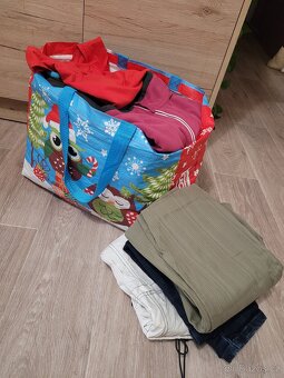 Pěkný balík 25 ks,cena za vše,kalhoty,trička,sukně,mikinyS/M - 2