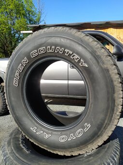 285/70 r17 - 2