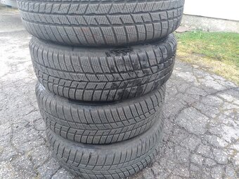 KOMPLET ZIMNÍ KOLA 195/65R15 8mm - 2