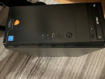 Nevyužívaný, tichý a kvalitní zdroj 300W-FSP-300-A - 2