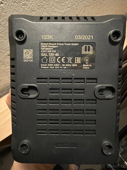 Prodám nabijačku Bosch gal 12v - 40 - 2