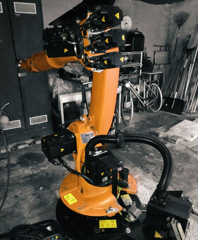 Roboty KUKA KR16 L6 ARC, ZH6 II - 2