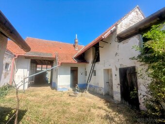 Prodej rodinného domu se zahradou v Uherském Ostrohu - 2