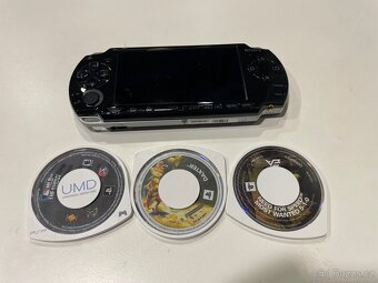 Sony PSP-2004 černé + 3 hry - 2