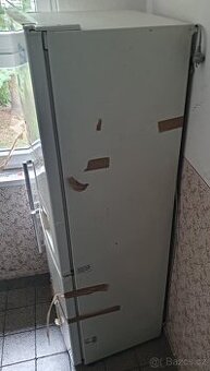 LEDNICE S MRAZAKEM,VELKA,PLNE FUNKCNI - 2