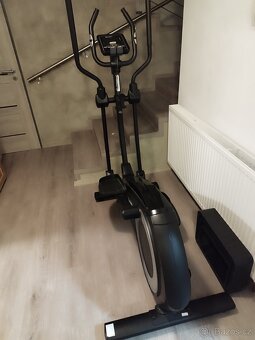 Eliptický trenažér HOUSEFIT MOTIO 80 / orbitrek - 2