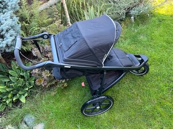 Prodám kočárek Thule Urban Glide 2 v barvě black black. - 2