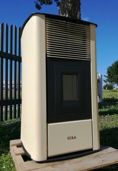 Peletová kamna s vodním okruhem 18 kW topná kamna - 2