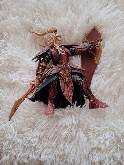 World of Warcraft - figurka Blood elf paladin - 2