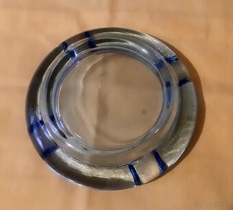 Starý skleněný popelník - 2