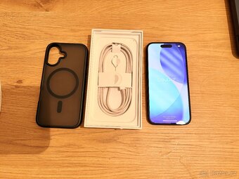 Apple iPhone 16 Black 128 Gb v záruce - 2