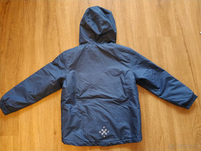 Prodám chlapeckou lyžařskou zimní bundu se vzorem v modré ba - 2