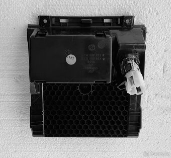 3T0857962B,3T0863077B popelník Škoda Superb2 - 2