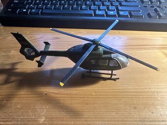Model vrtulníku EC-135 Luftwaffe 1:72 - 2
