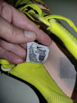 prodám dětské boty-sálovky Nike-vel.37,5. Cena 100kč - 2