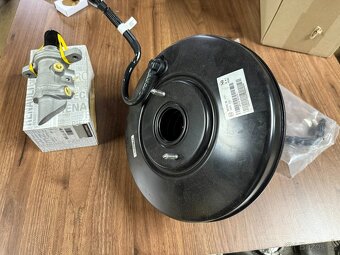 Renault Clio V – posilovač brzd 472105013R - 2