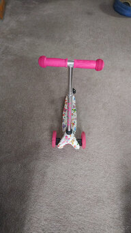 Koloběžka  s třemi koly - 2