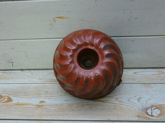 Smaltovaná bábovka hněda - 2