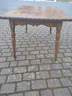 Vyřezávaný stůl + židle - 2