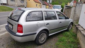 Škoda Octavia Clasic Colection 1,6i,100koní,r.v8/2004 - 2