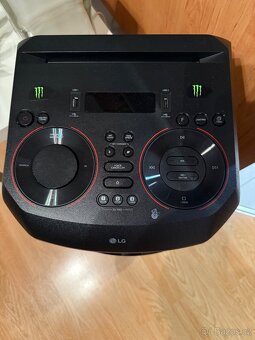 Prodám přenosný párty reproduktor LG X-BOOM - 2