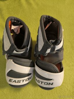 Hokejové lokty Easton JR - 2