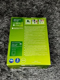 Philips - LED Venkovní svítidlo se senzorem 6W 2700K IP44 - 2