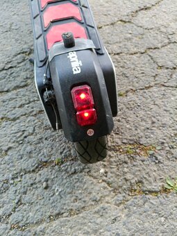 Elektrokolobezka Aprilia sr1 - 2