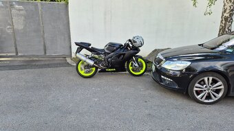 Yamaha R1 - 2